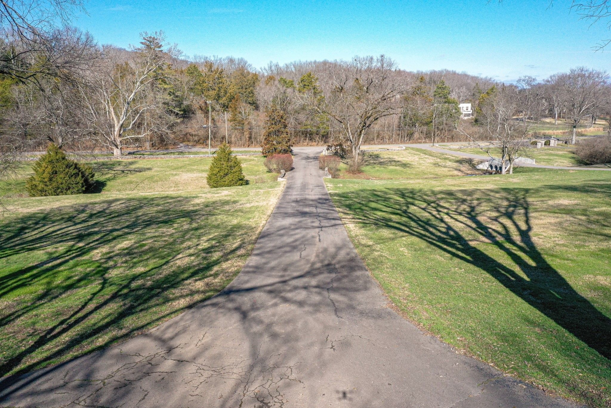 1416 Chickering Rd