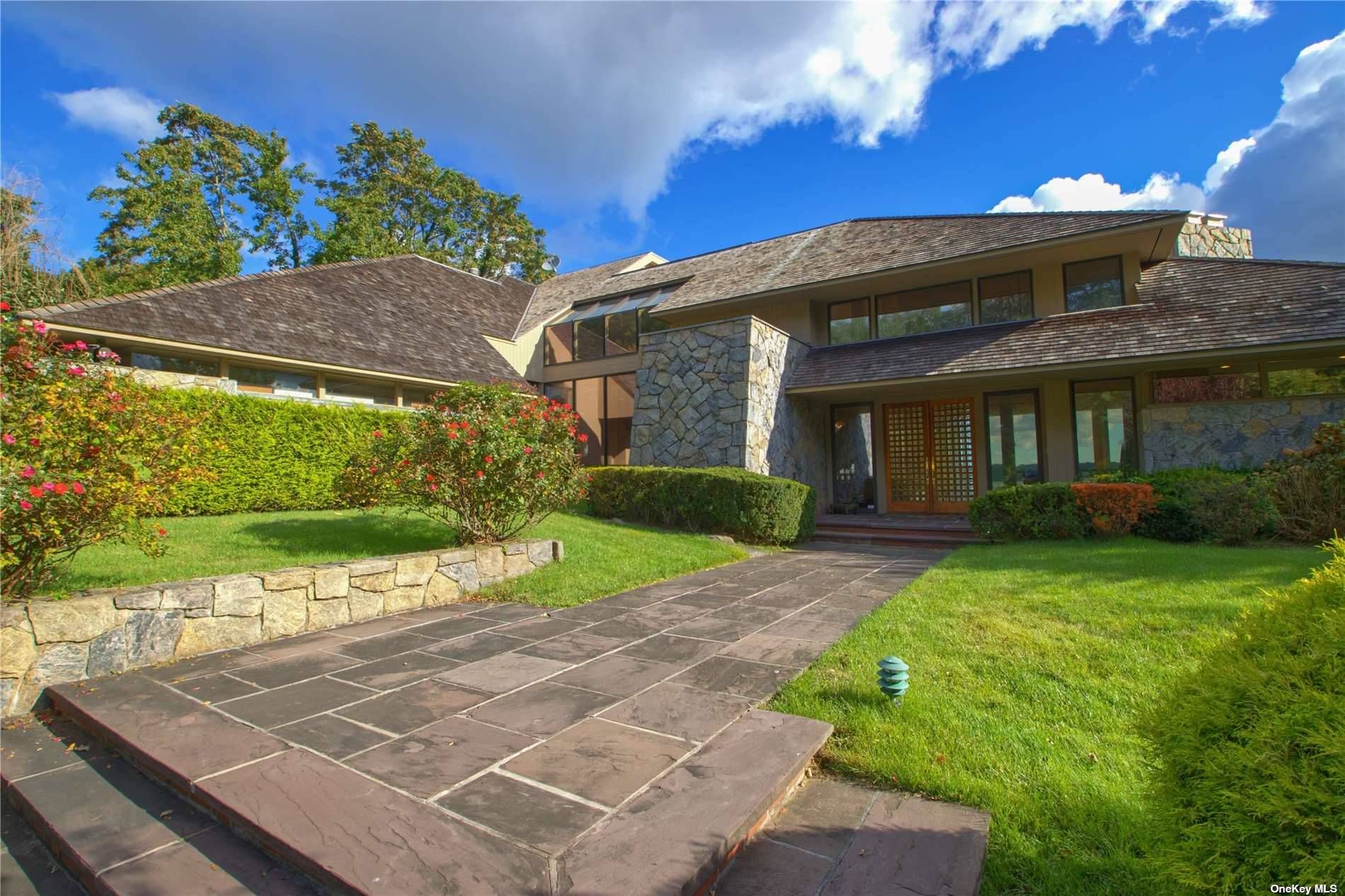 15 Gatsby Lane