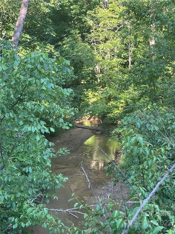 Cross Creek Drive