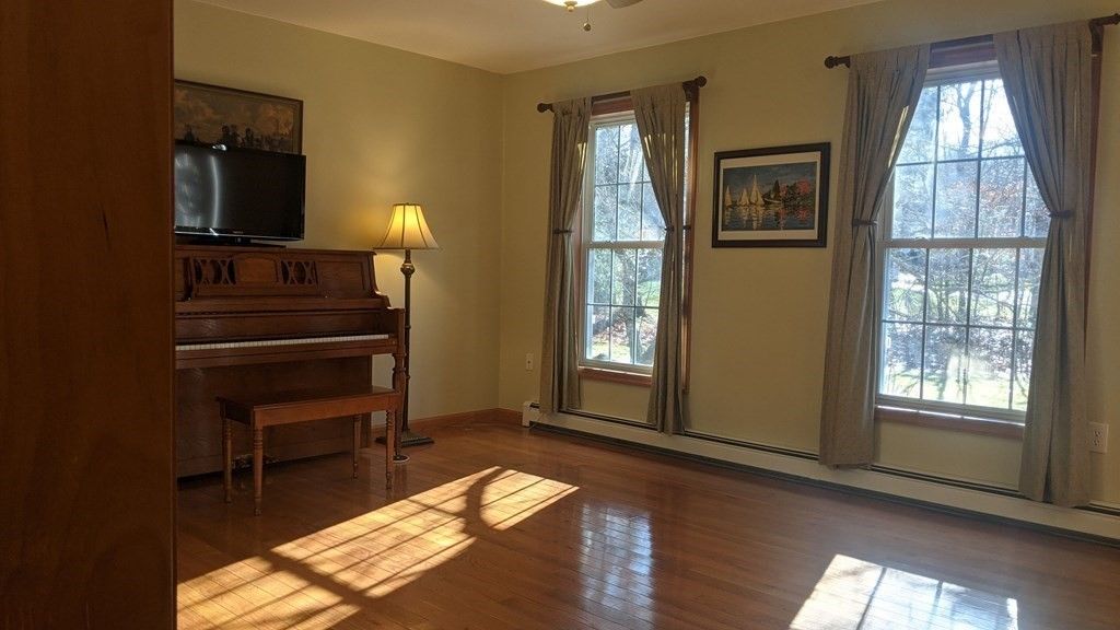 34 Lowell Ave
