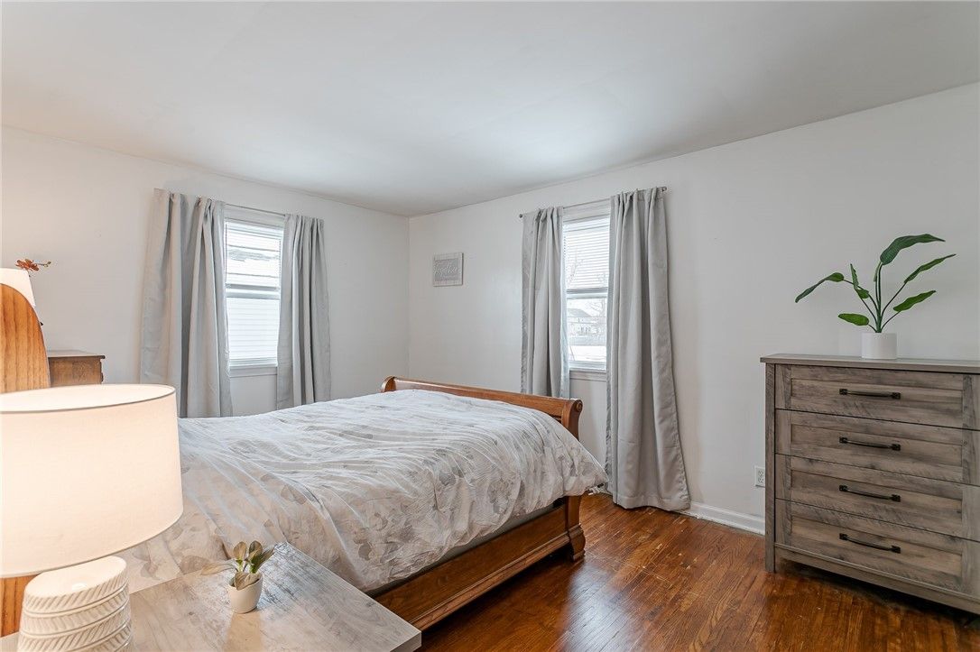 32 W Garden Drive