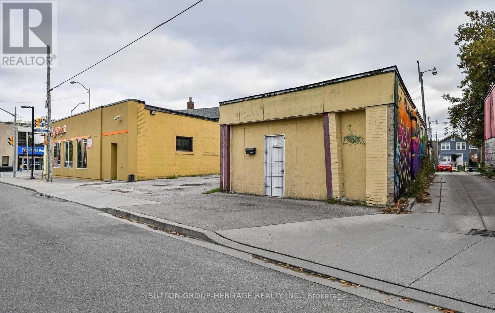 2777 DANFORTH AVE