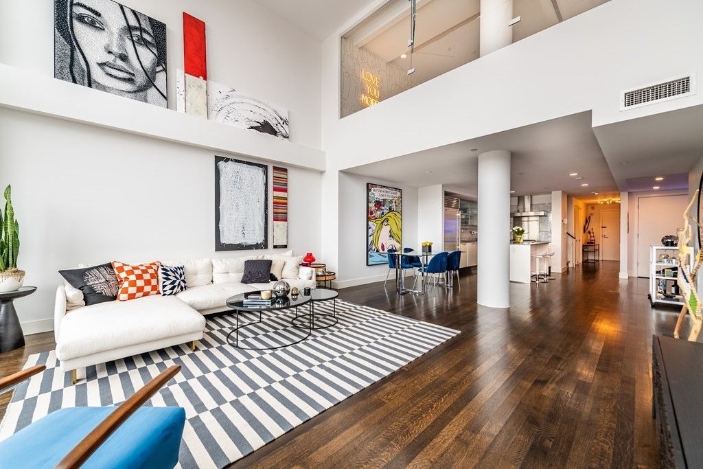 360 Newbury St