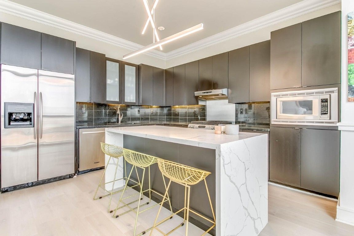 555 E 5th Street