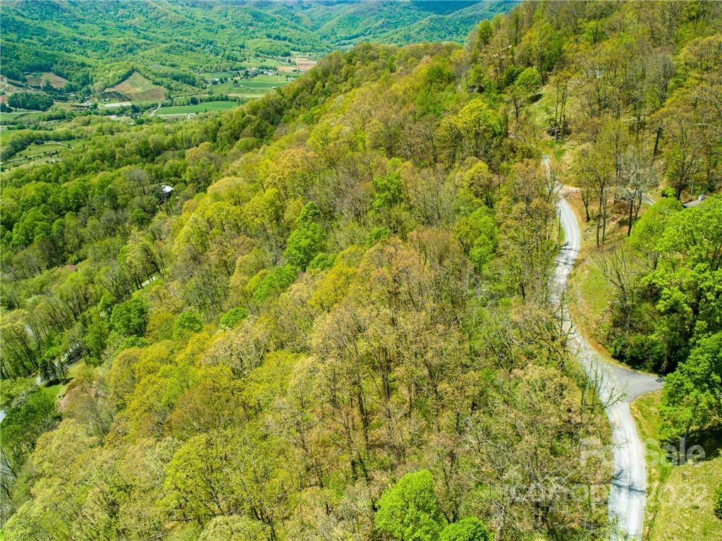 00 Tuckaway Road