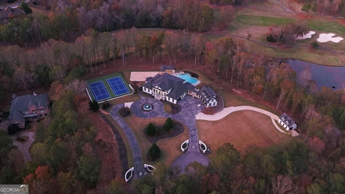 5042 Legends Drive