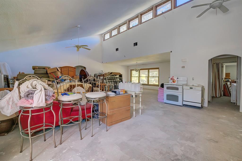 2515 Robertson Trail