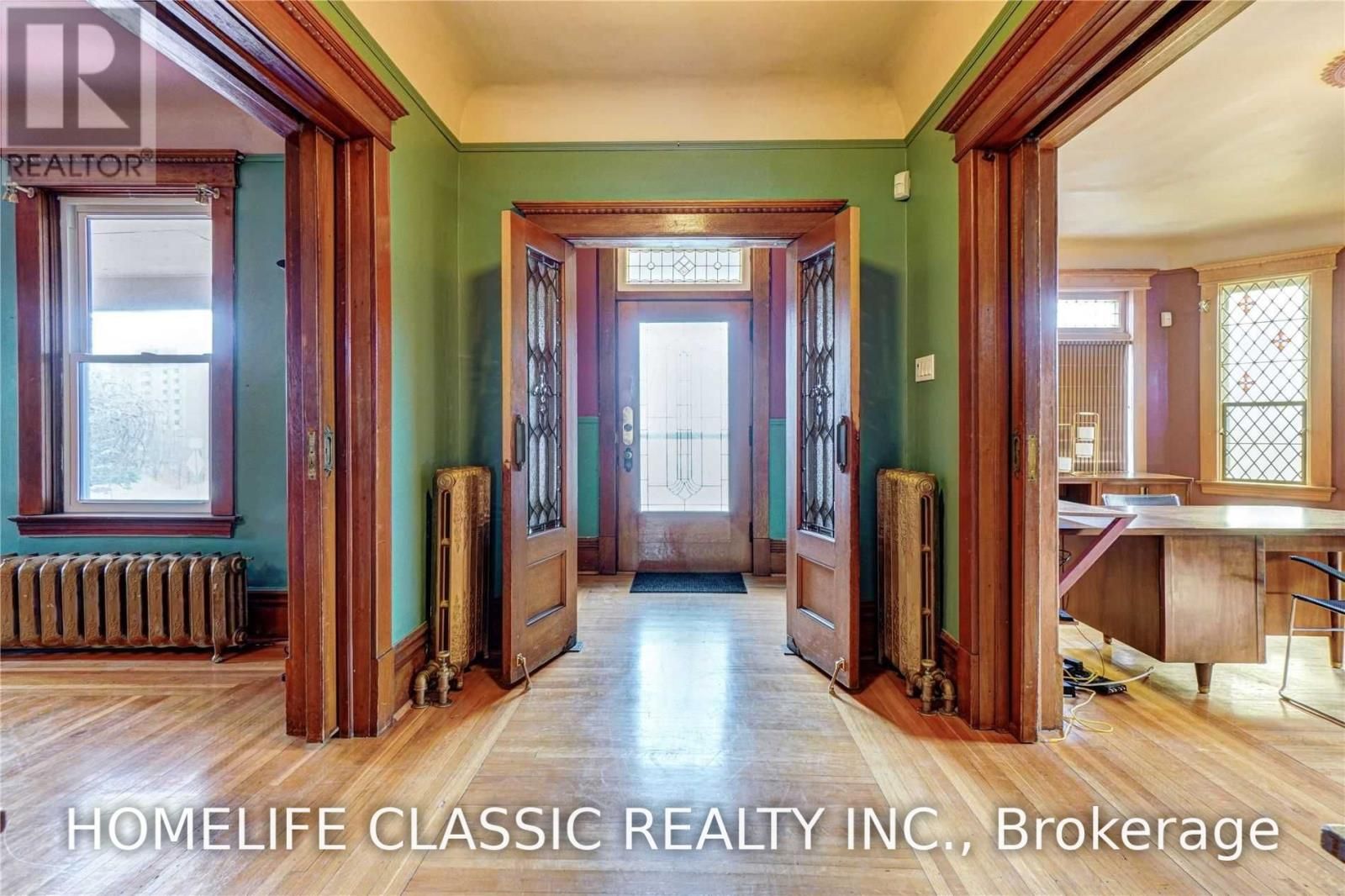 83 BERCZY ST