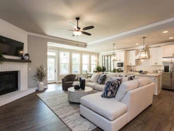 611 Lake Reserve Cv