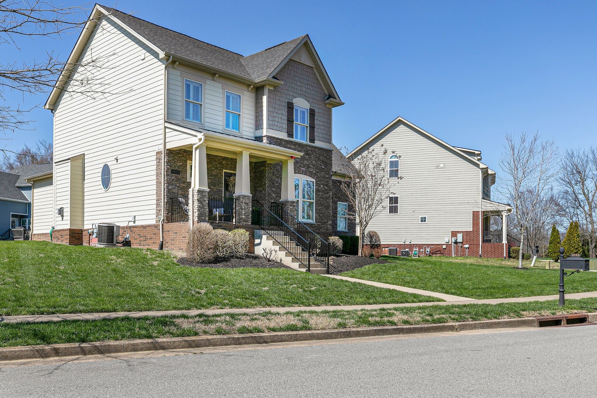 1006 Shallow Stream Ln