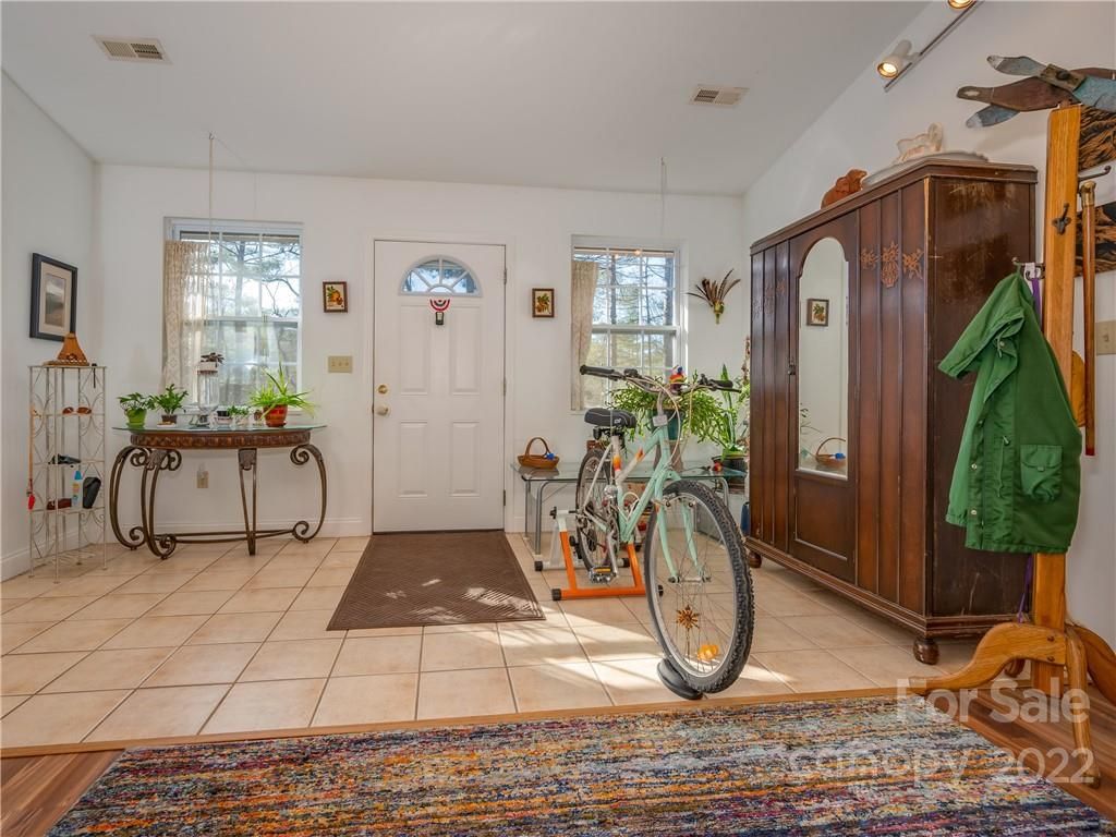 269 Pinewood Knoll Drive