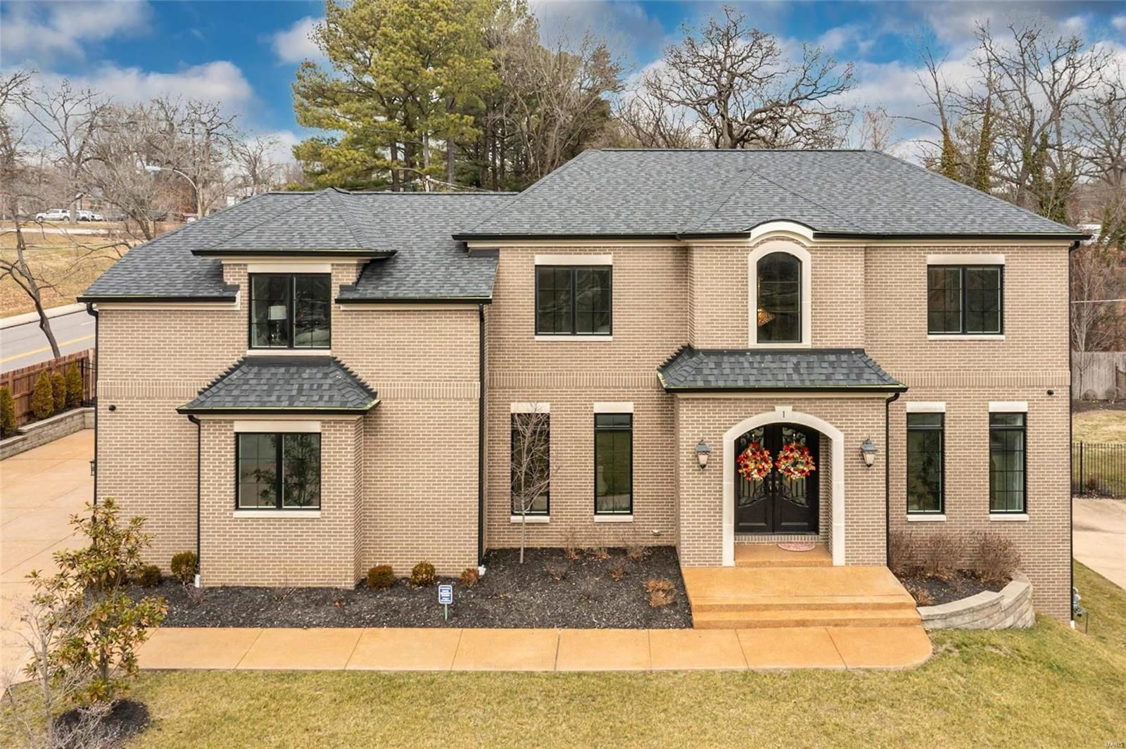 1 Tuscany Park