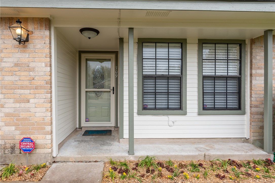 709 Hyde Park Court
