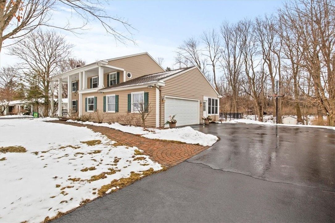 8 Widewaters Lane