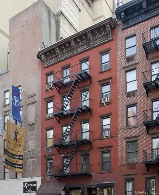 326 E 61st Street
