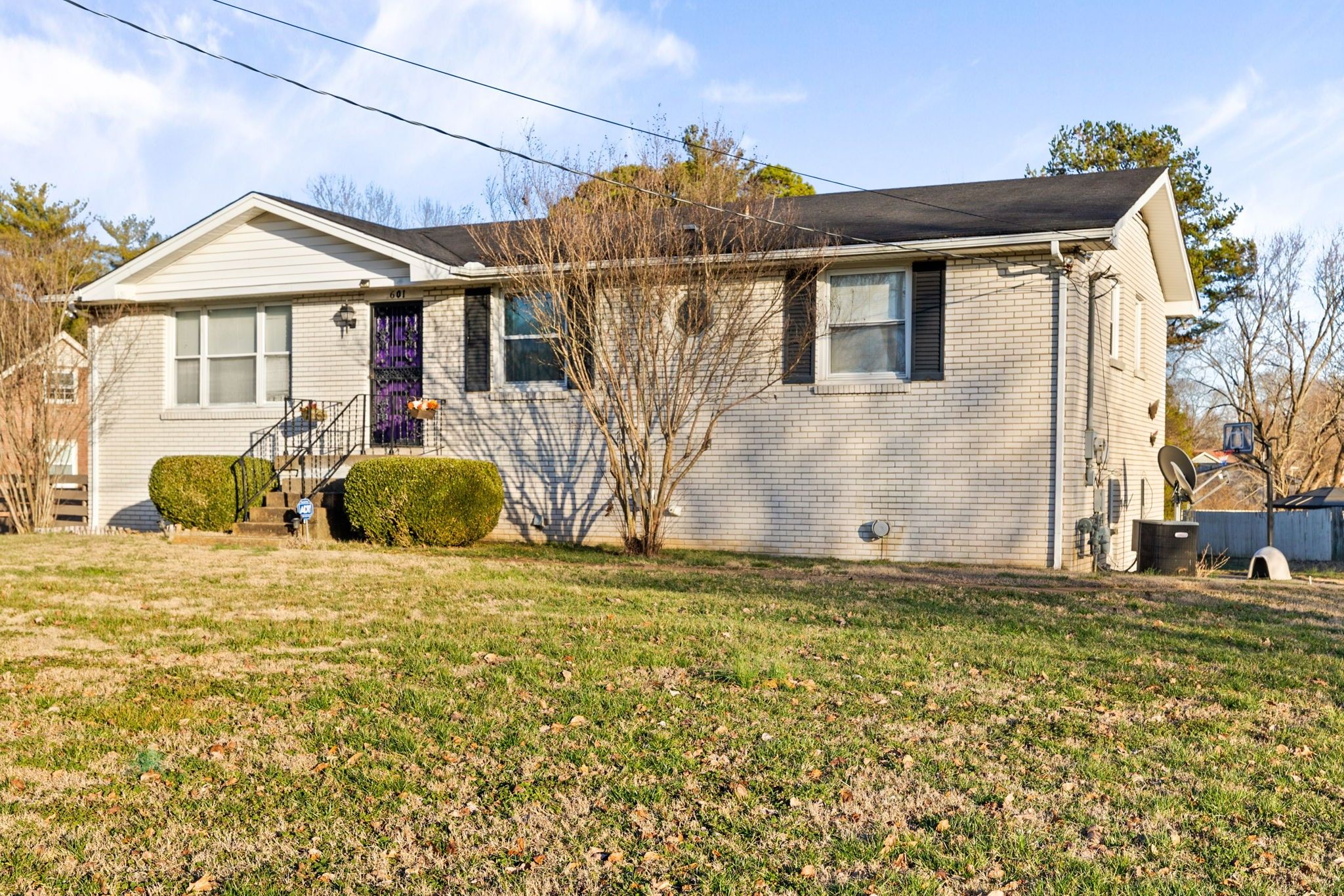 601 Des Moines Dr