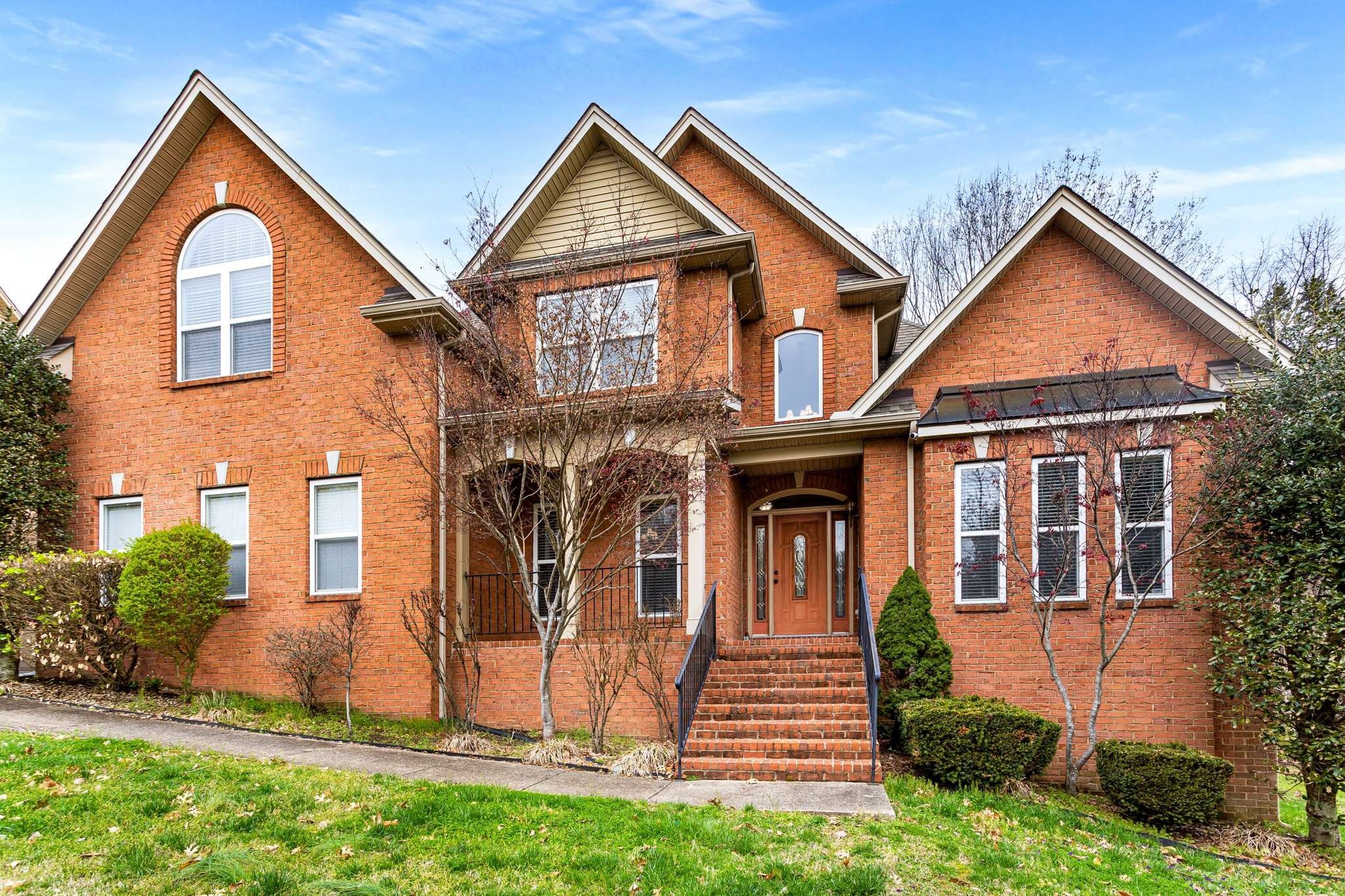 1216 Lilac Dr
