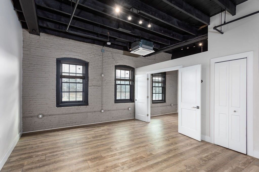 28 Water St