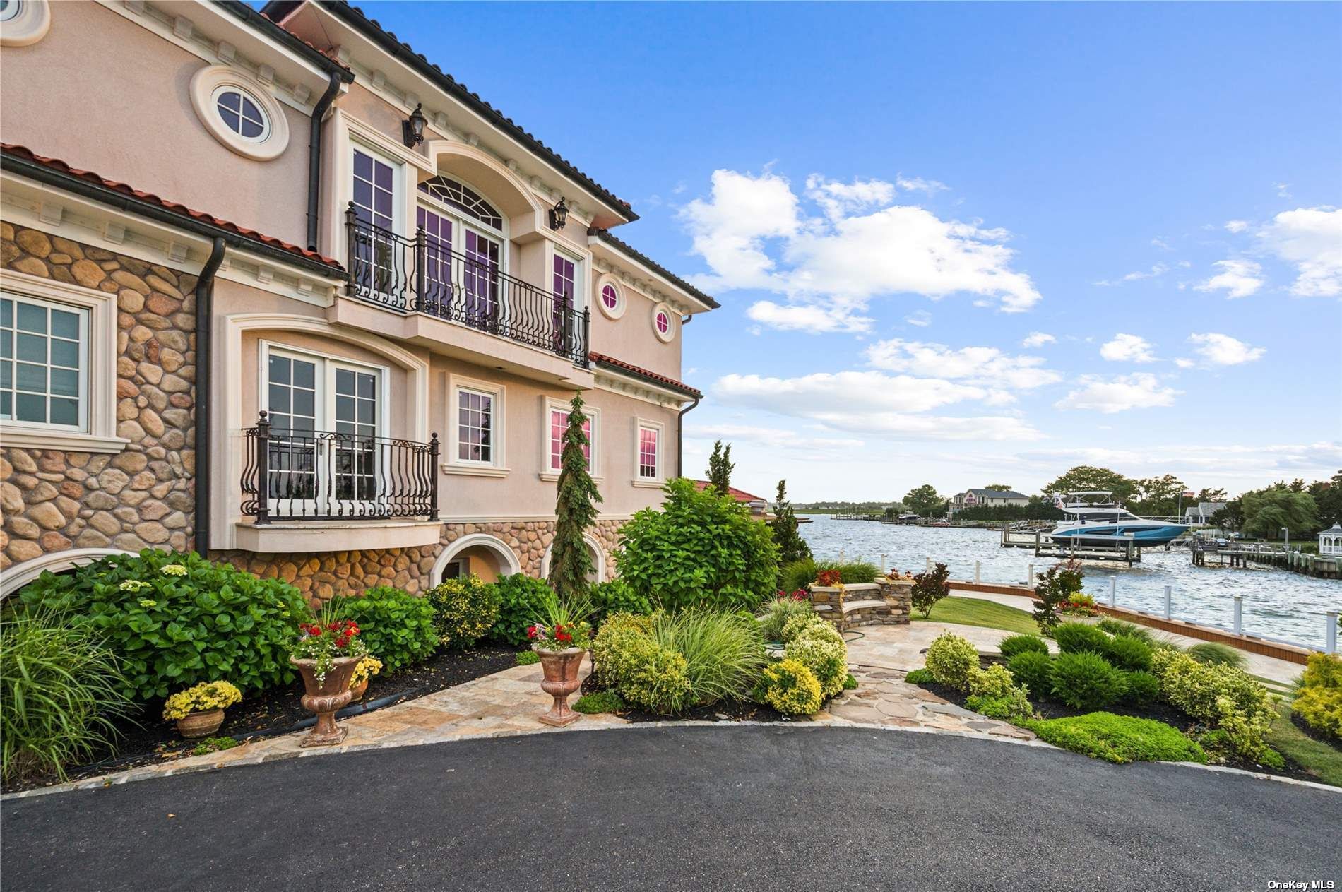 1101 Harbor Road