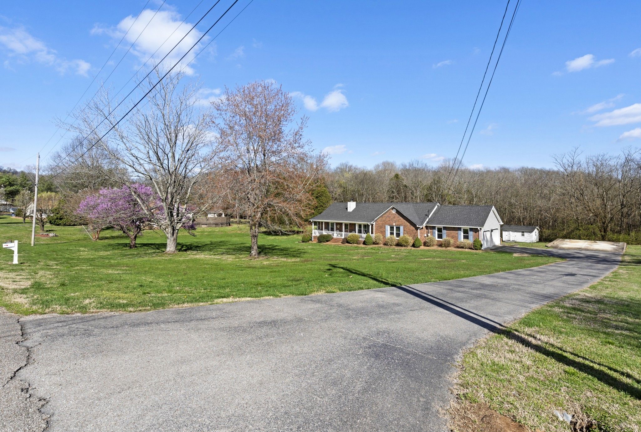 725 Running Deer Dr