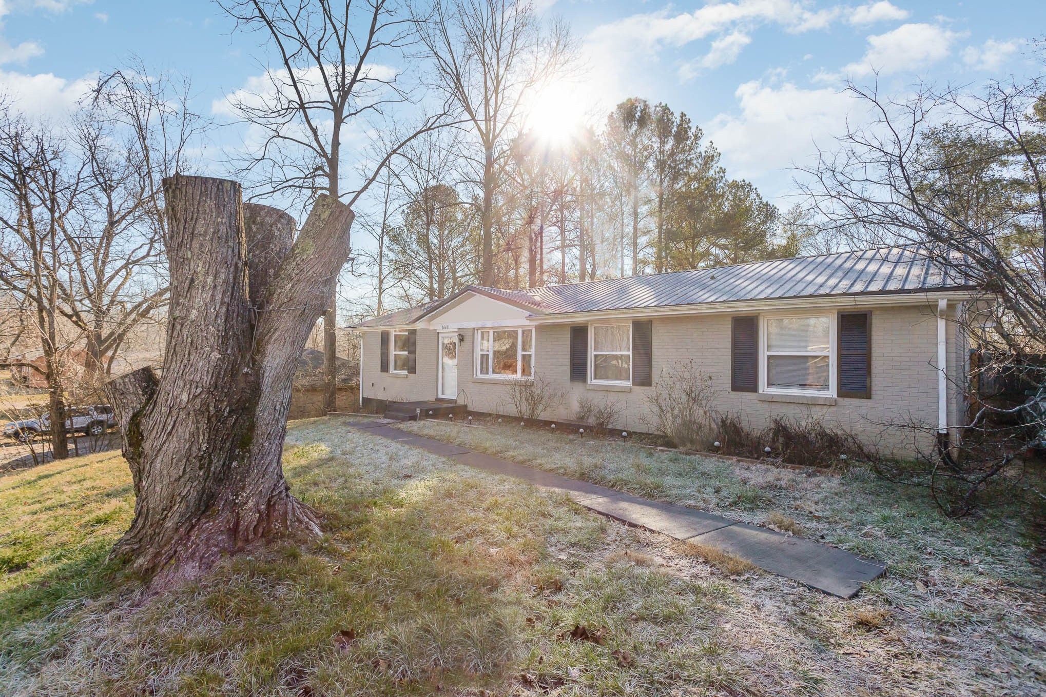 1668 Robin Pl