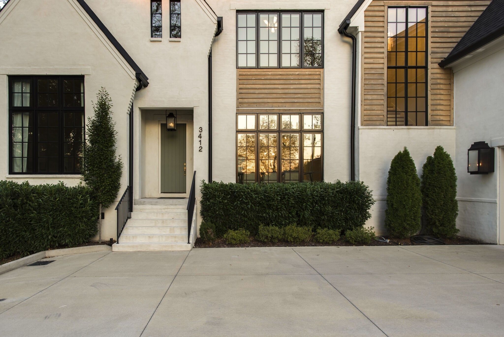3412 Golf Club Ln