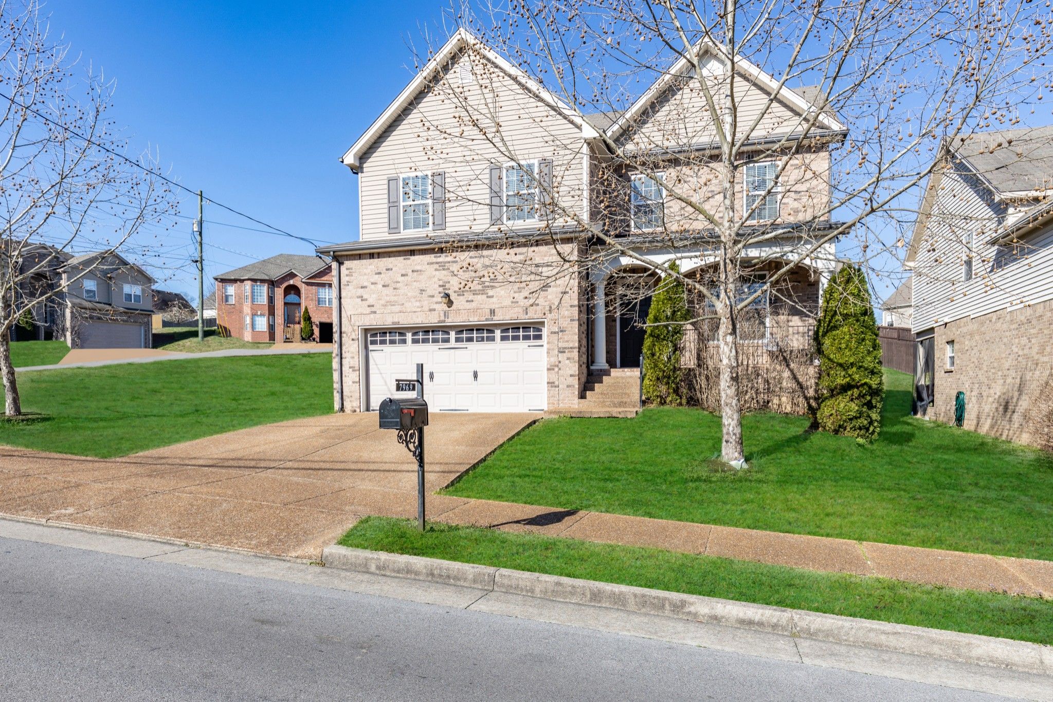 7969 Oakfield Grv