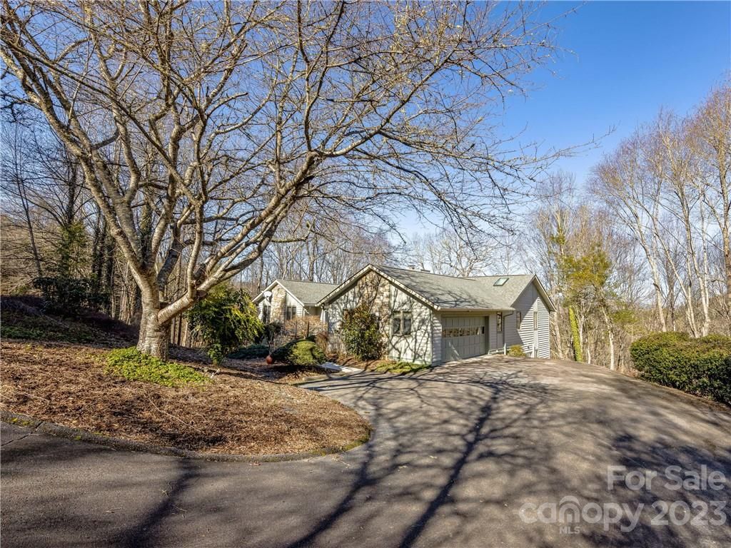 325 Walnut Hills Drive