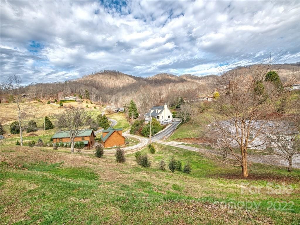 277 Country Lane