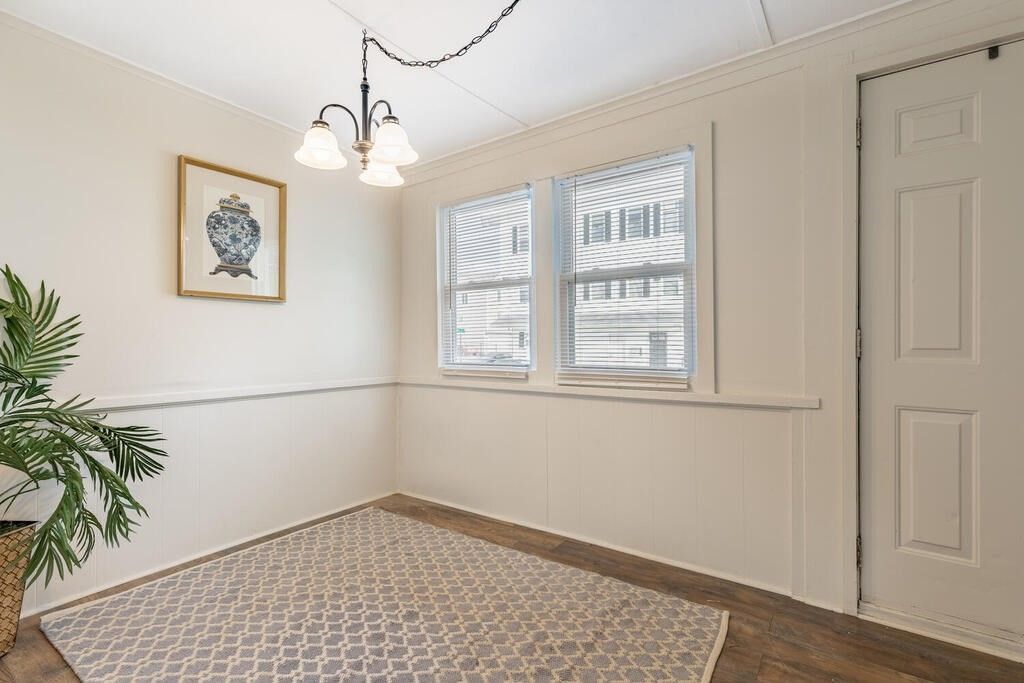 4 Douglas St