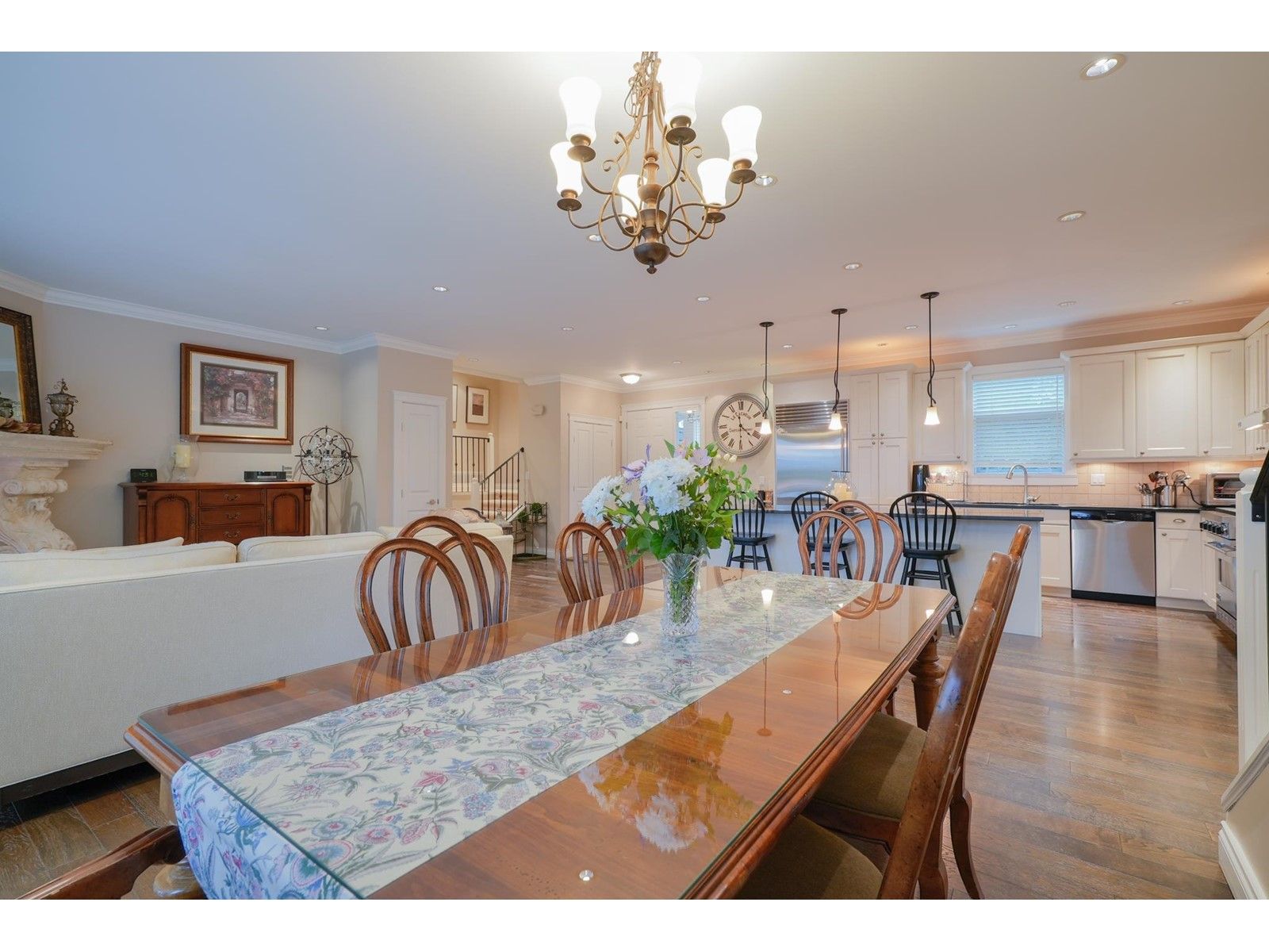 4527 MARINEVIEW CRESCENT