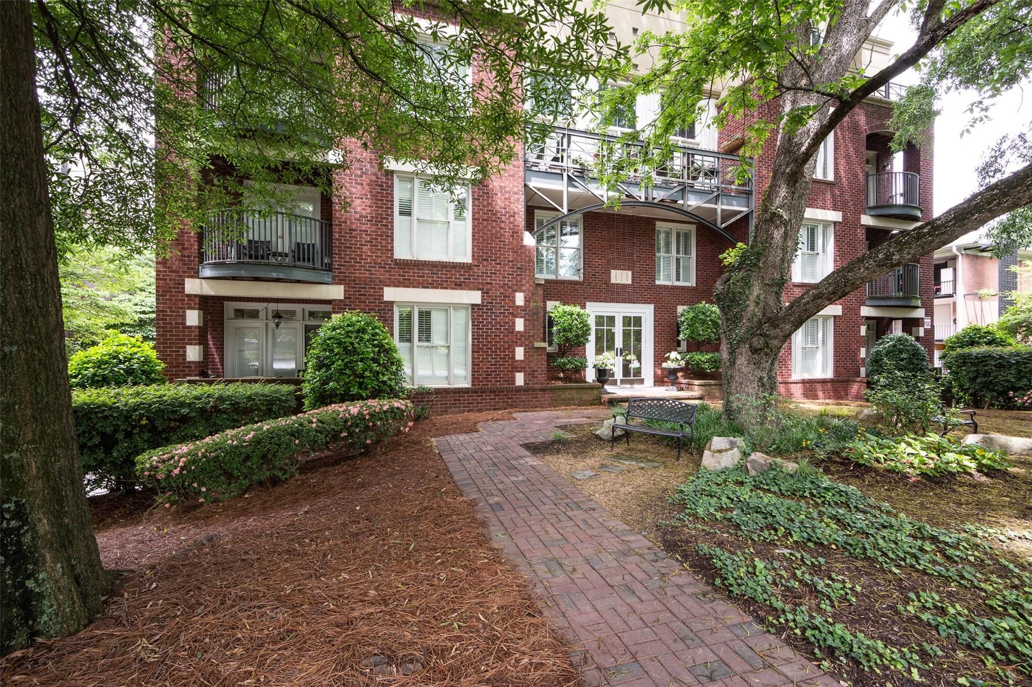 416 Queens Road