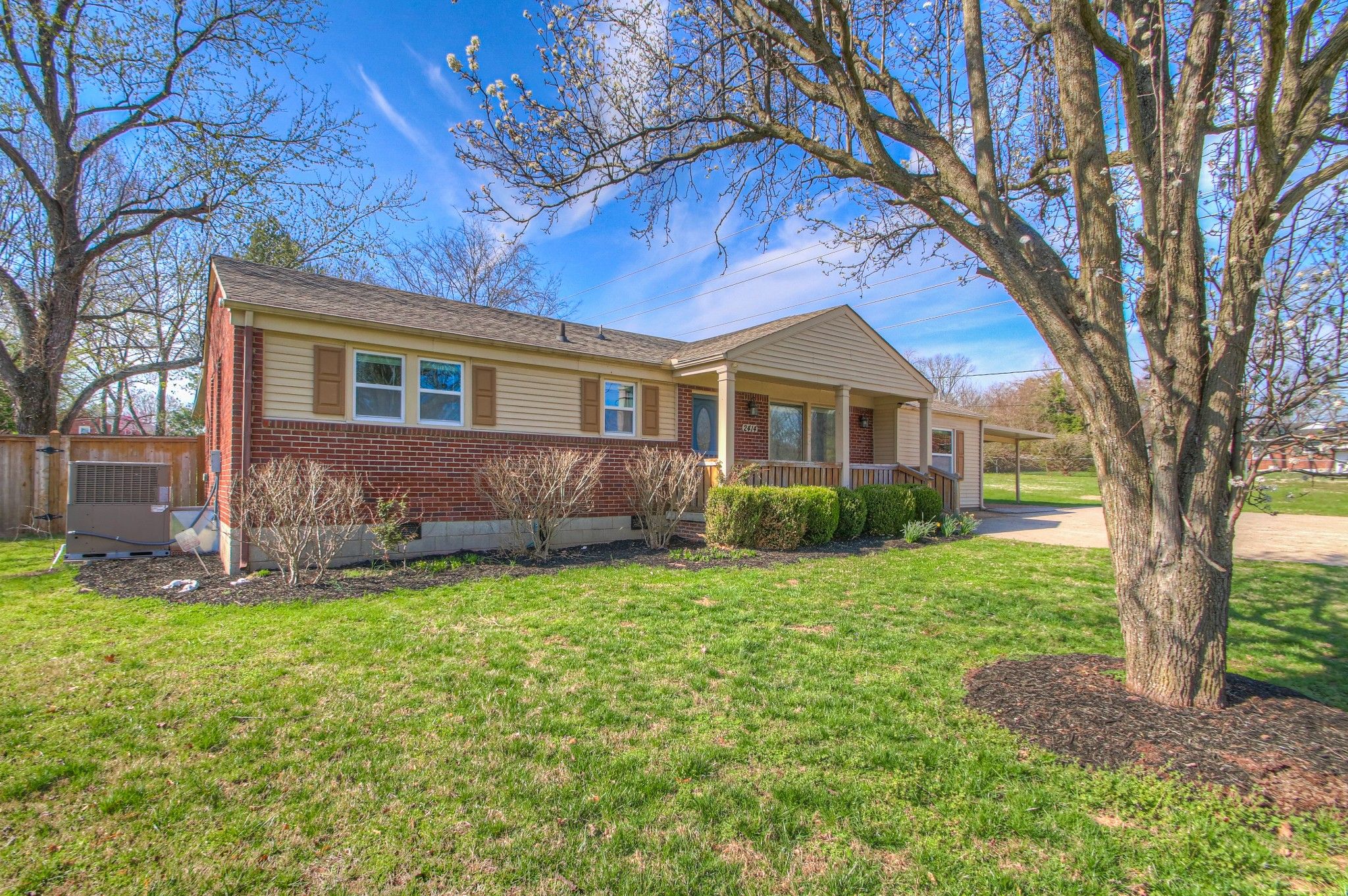 2414 Springview Dr