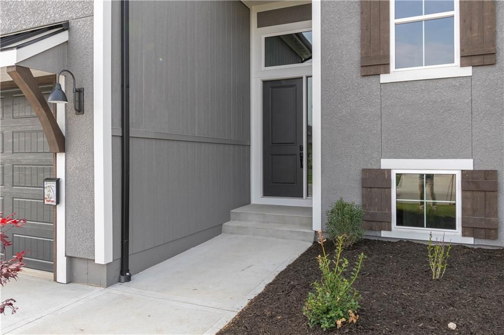 1117 NE Goshen Court