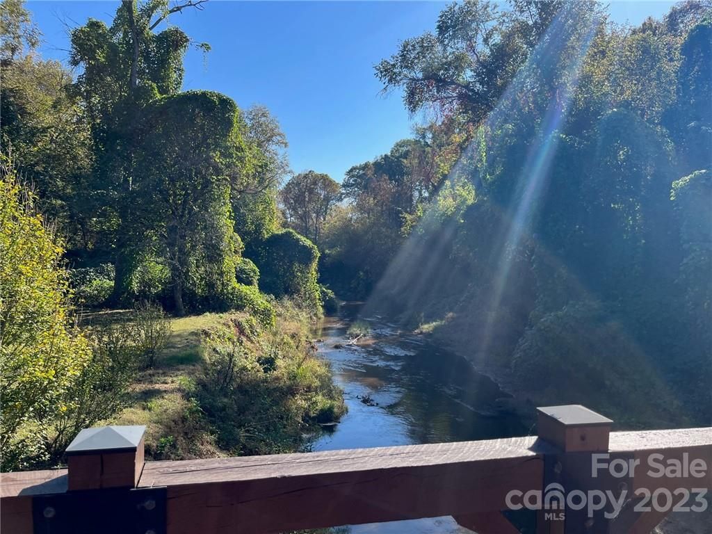 999 Rambling Creek Road