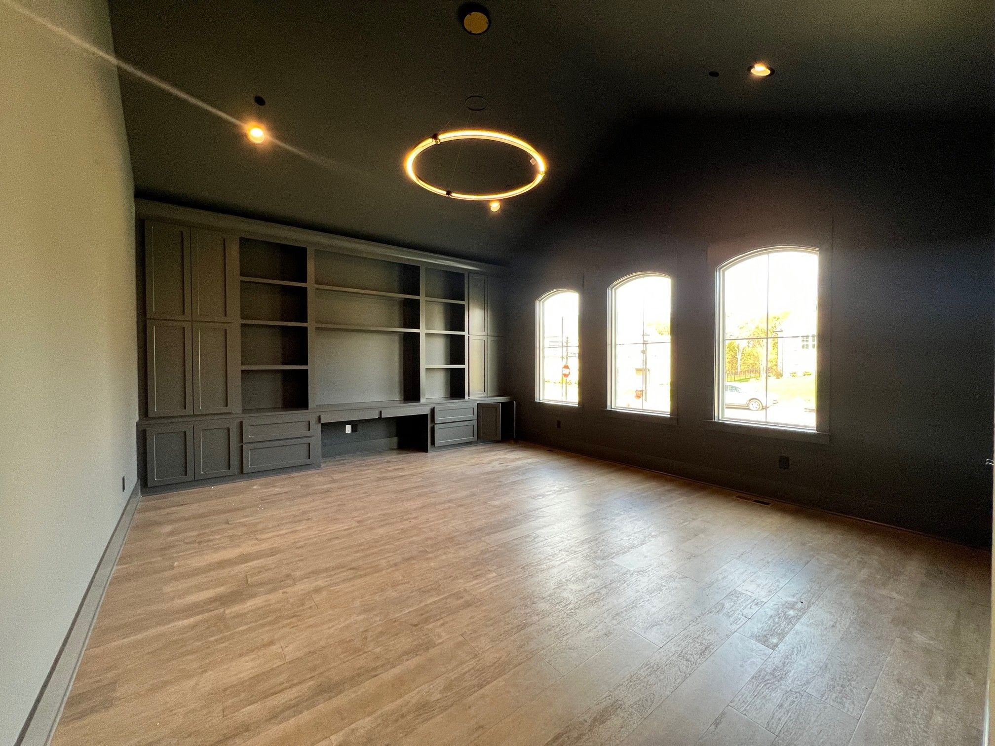 1011 Sinatra Drive