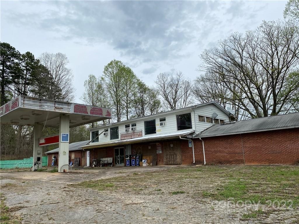 6259/6263 S Hwy 221 Highway