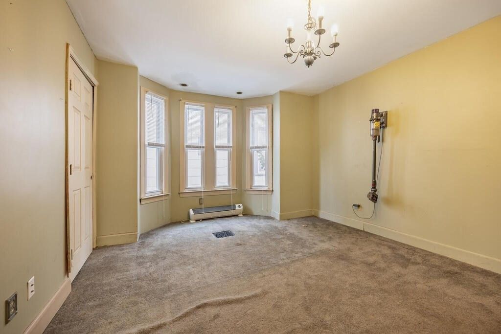 9 Cross St