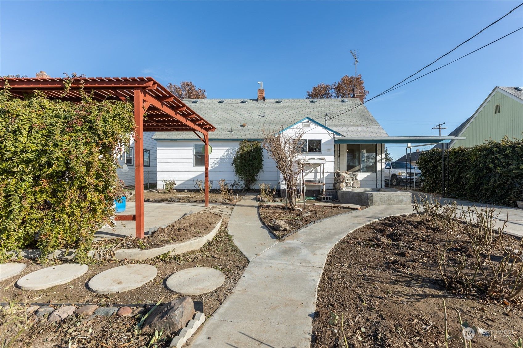 909 S 11th Street