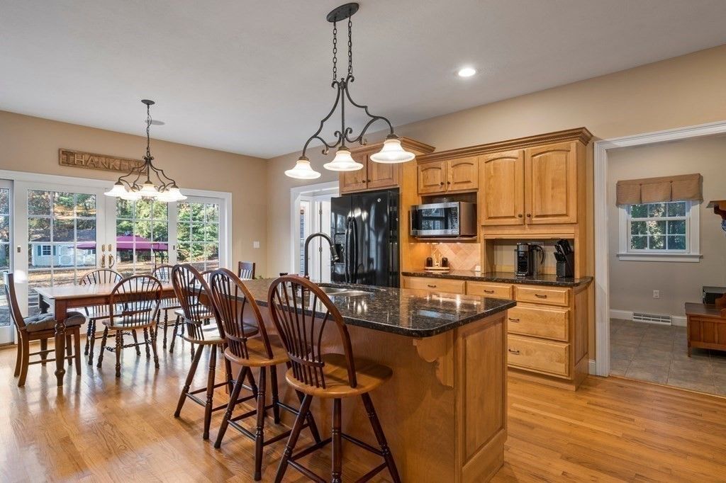 15 Lexington Circle