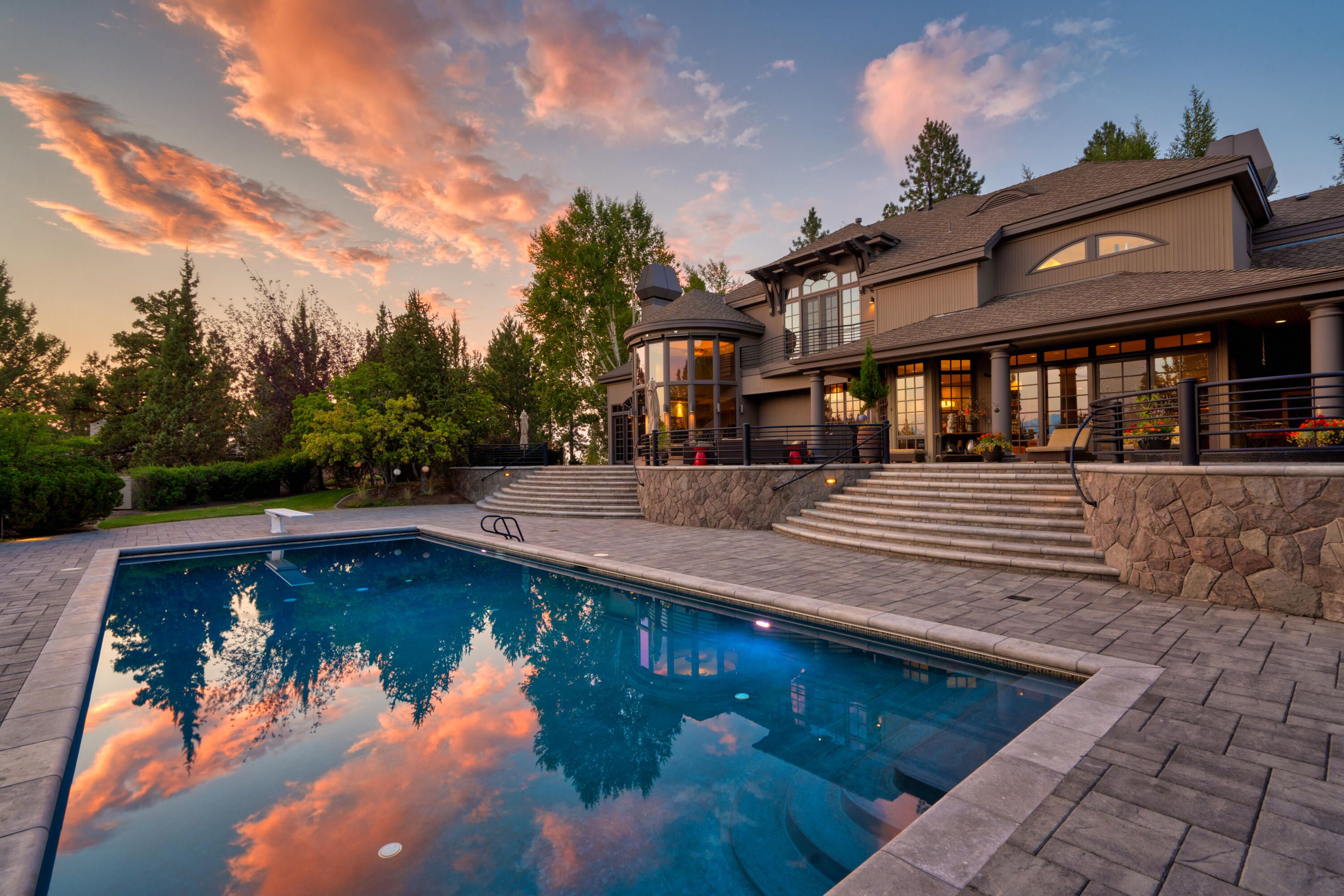 2718 NW Nightfall Circle