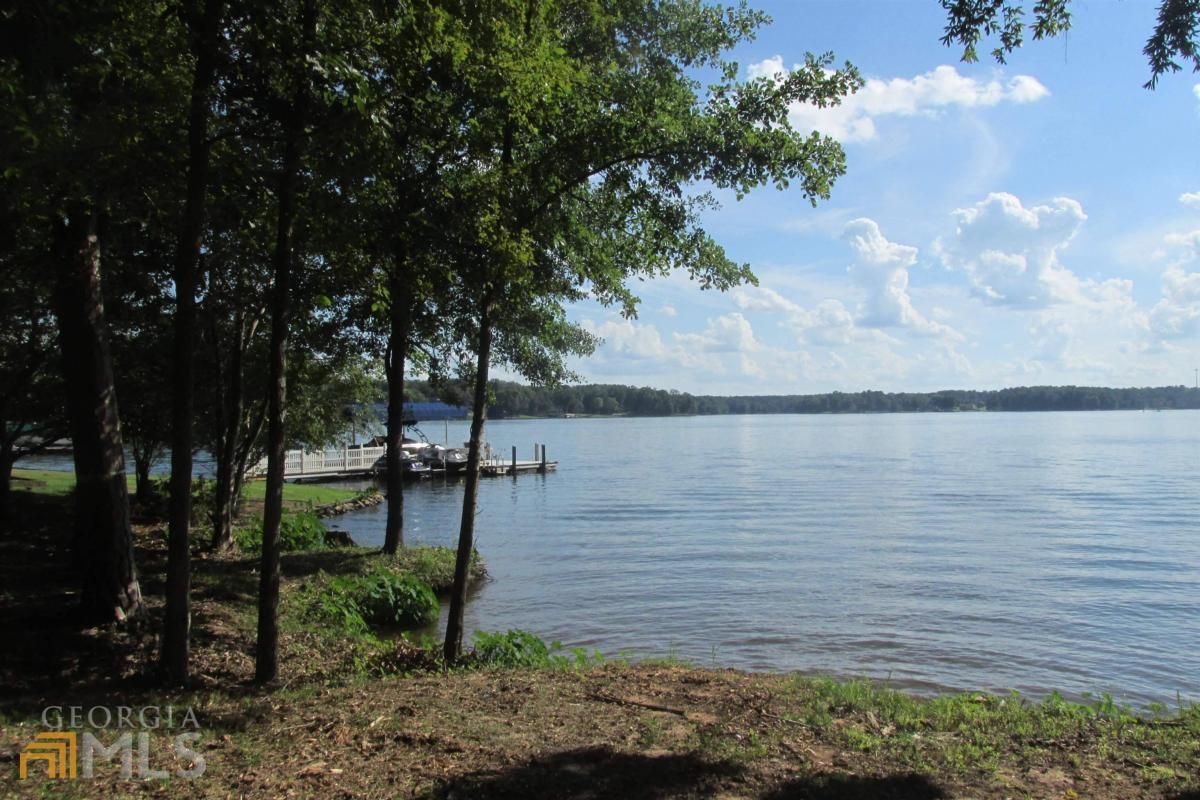 1061 Horseshoe Drive
