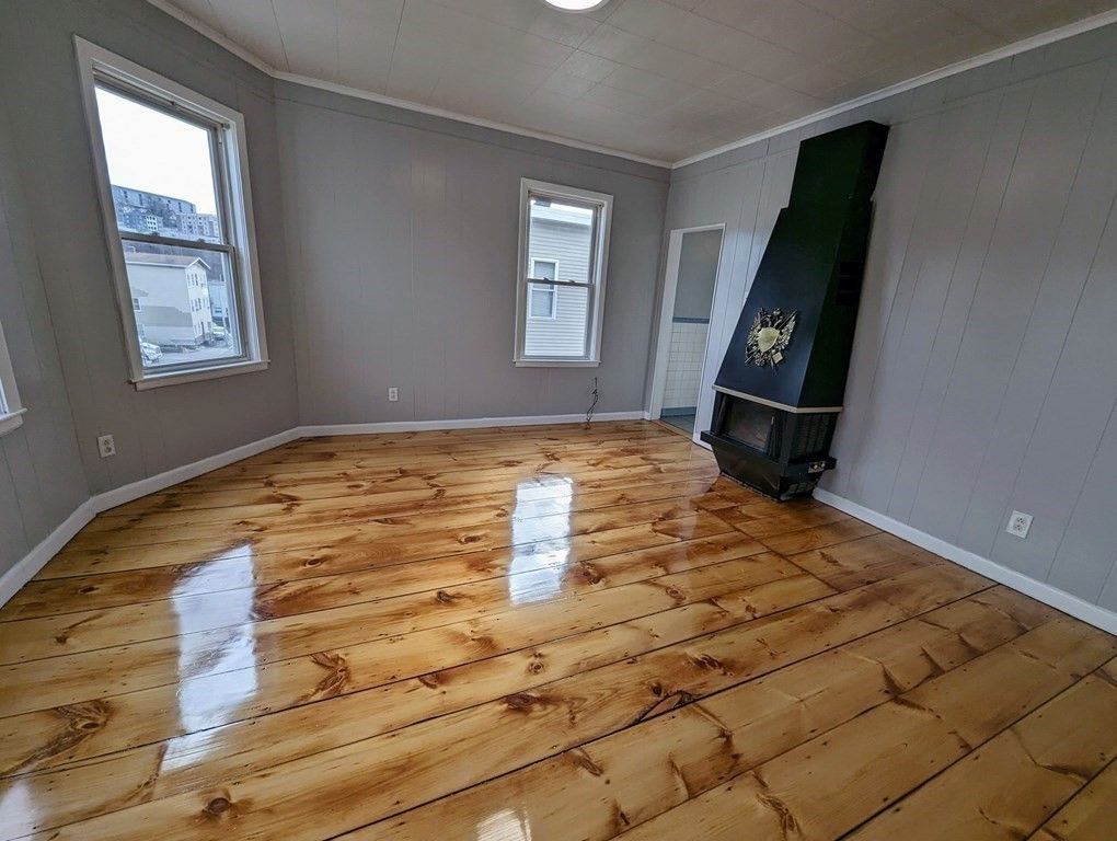 5 Plum St