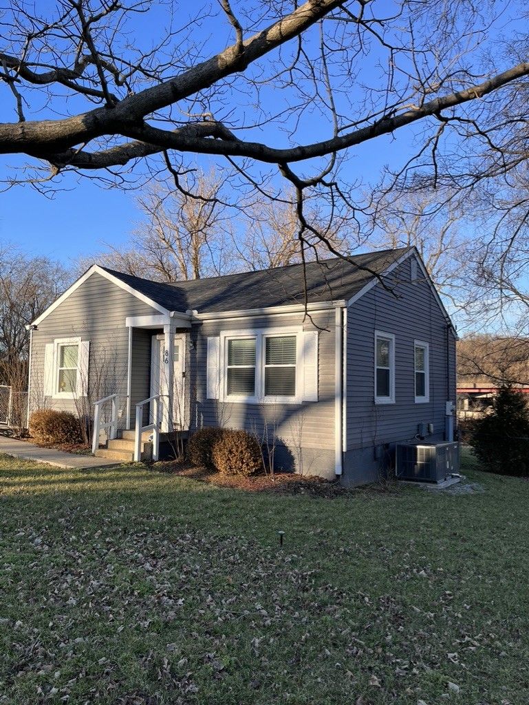 86 Evelyn Dr