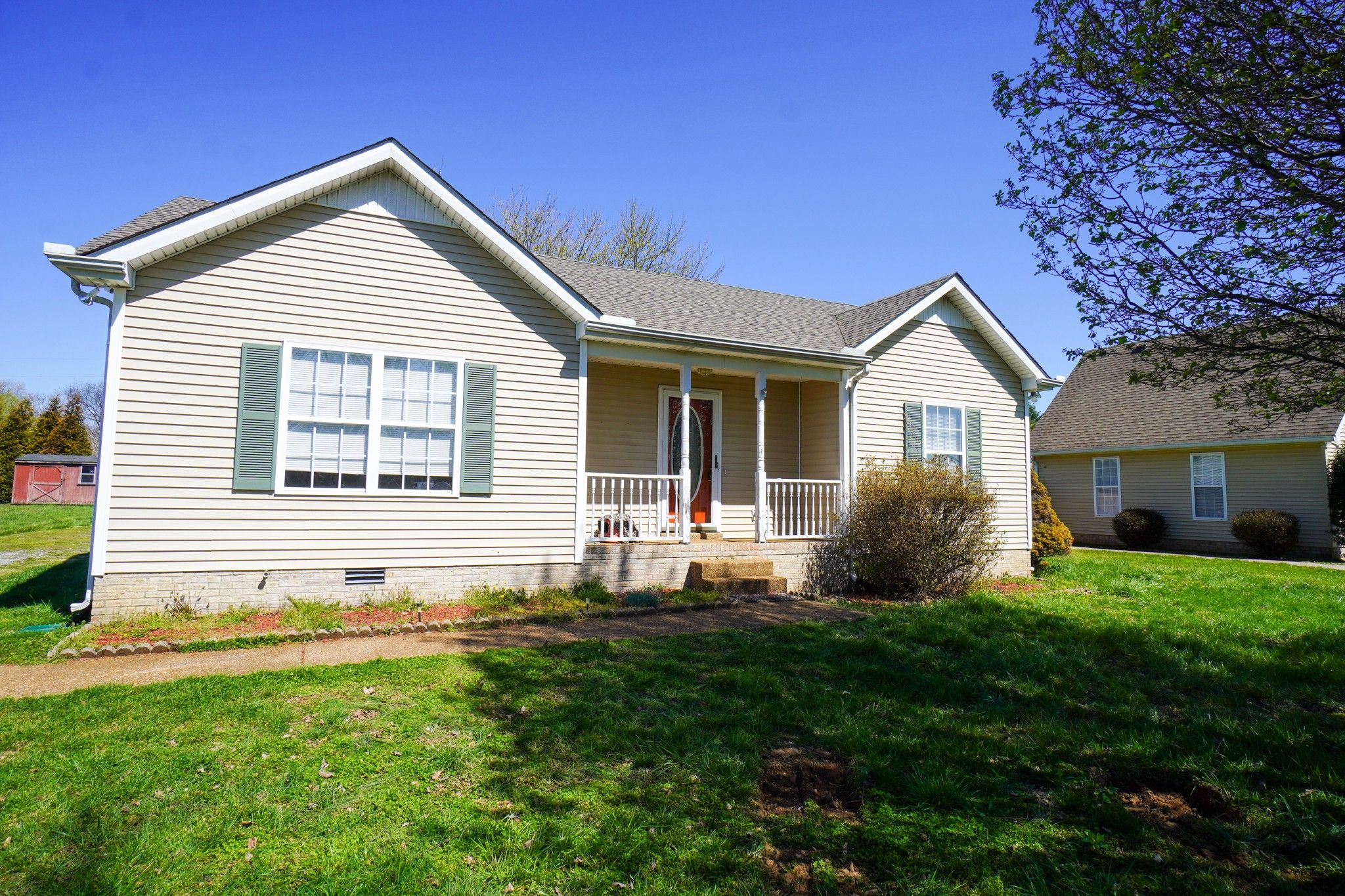 1004 Edwards Ln