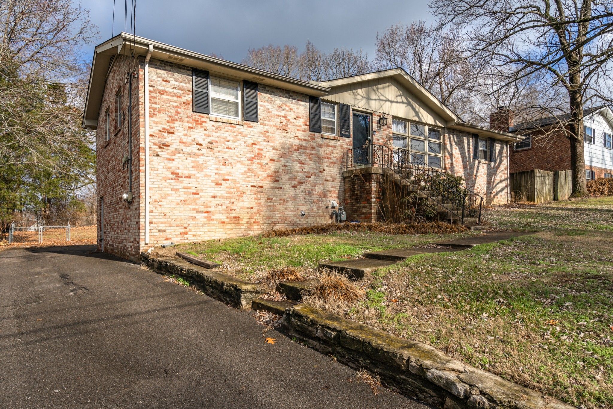 2506 Sleepy Hollow Dr