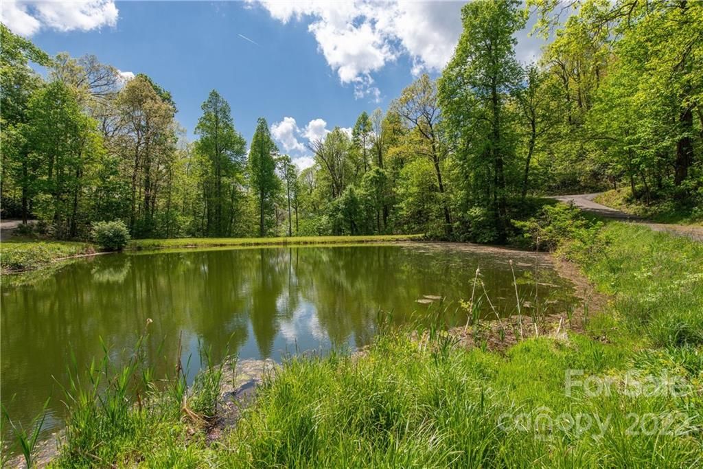 761 Gateway Parkway