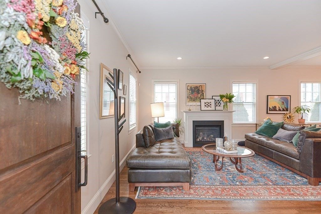 17 Davis Ave