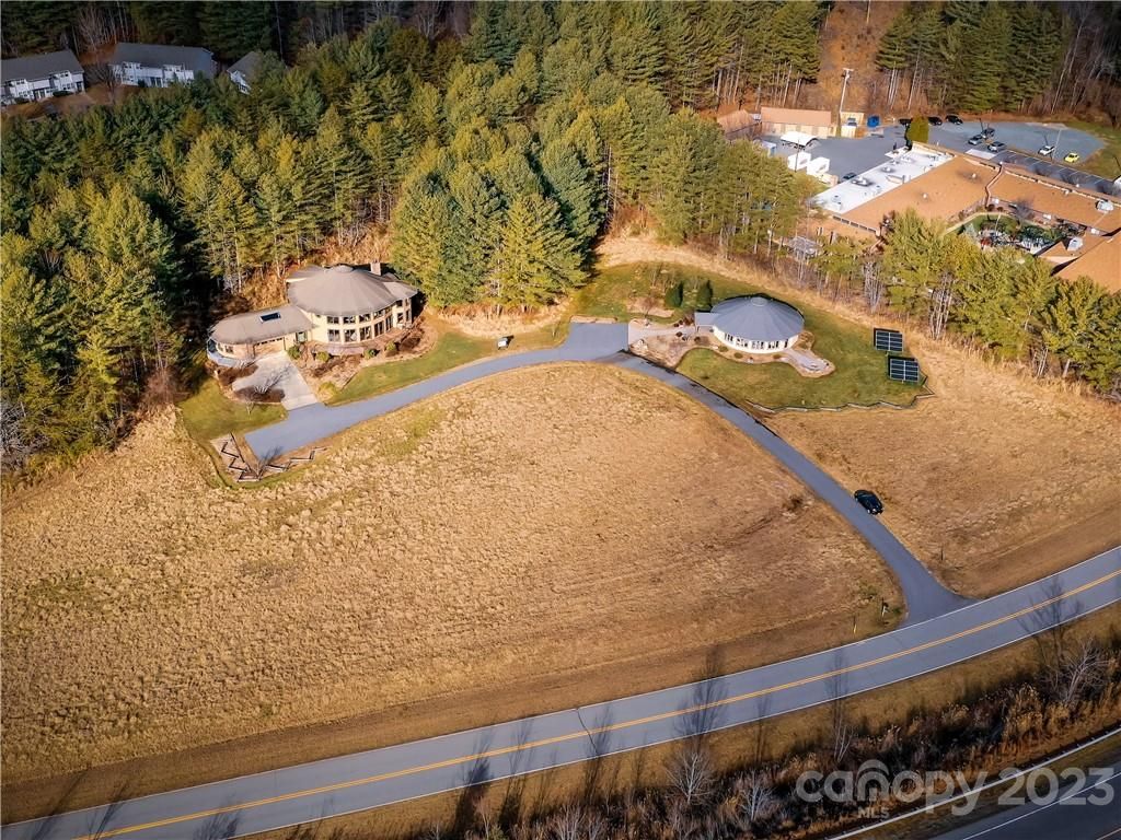 275 Manor Road