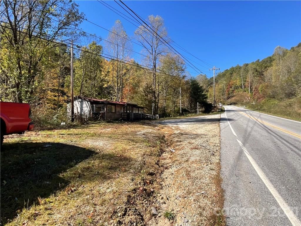 9501 Rosman Highway